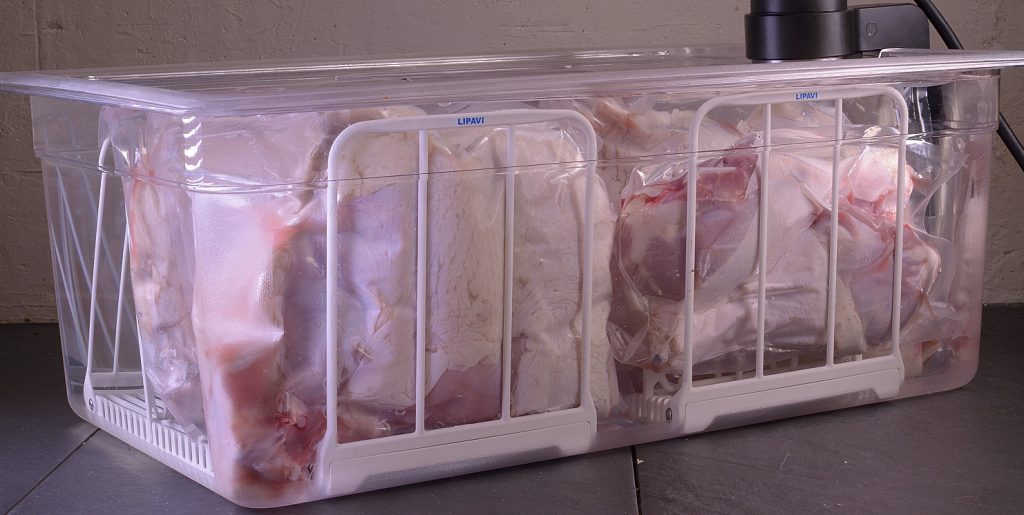 DIY Sous Vide Container with Rack 